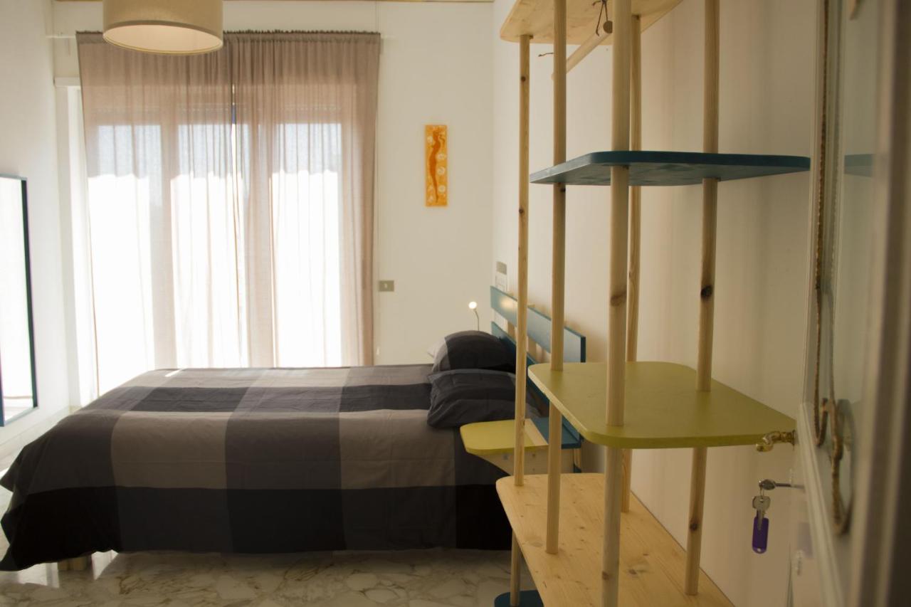 Apple Guest House Bari Bagian luar foto